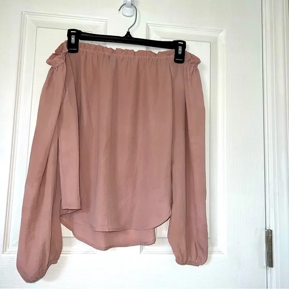 Forever 21 | women’s mauve off shoulder size small top - Picture 1 of 4
